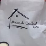 Arnaldo André Instagram - Hermoso presente de ALMACEN DE COSILLAS! Velas aromatizadas y ecológicas . Allí encontrarás todo para la decoración de interiores , natural y artesanal.