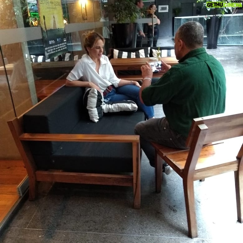 Arnaldo André Instagram - #entrevistas @lecturasegunjustino con @julietacardinali @diegonzalezh @mik3amigorena_ Dirección by @arnaldoandreoficial Prensa: @analaiass ChR PR Anselmo Hotel