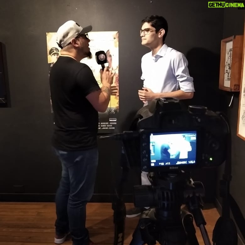 Arnaldo André Instagram - #entrevistas @lecturasegunjustino con @julietacardinali @diegonzalezh @mik3amigorena_ Dirección by @arnaldoandreoficial Prensa: @analaiass ChR PR Anselmo Hotel