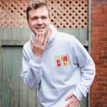 Arnaud Soly Instagram - Belle nouvelle ! La collection de vêtements CLUB SOLY est maintenant disponible en ligne!👚👕 L i e n d a n s m a b i o 📸 : @dlenezet 👕 : @tameloboutique Laquelle vous préférez? 😅