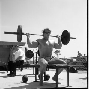 Arnold Schwarzenegger Instagram - There is nothing like the sunshine and a good pump! Sign up for the Pump Club at the link in my bio to learn how to do these exercises correctly and hear some stories about the old days that I’ve never told anyone before!