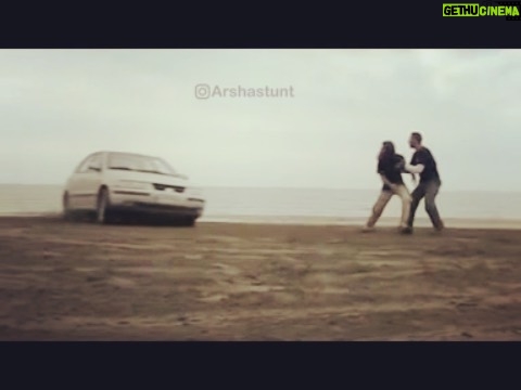 Arsha Aghdasi Instagram - It about 14 years ago... 😎 When i like to crash instead of car tumbling 😄... No gurd—— free crash—— 🎥💸 این ویدیو برا ۱۴ سال پیش قبل از اینکه خیلی به چپ کردن ماشین علاقه داشته باشم خیلی به تصادف علاقه داشتم😄😄😄 بدون گارد و هیچی😄😄 آزادِ آزاد⭐️⭐️⭐️ رها💸 البته ماشین دوستمون داغون شد😁 اها اون بنده خدا چی؟؟؟؟@مگه تو سینما جون ادم هم مهمه؟؟🧐 نمیدونم همیشه به ما میگن یه جور بزن ماشین توریش نشه! اون موقع مُد نبود بپرسن طرف چی ؟؟ خوبه ؟ حالا که خیلی اصرار دارید حالشو بپرسید: بله خوبه هنوزم دارم دیوانه بازی در میاره... اِ شاید براتون سوال شد من که اون موقع مو داشتم چی ؟ اره منم از رو صندوق ماشین پریدم پس حالا با خیال راحت بگید: حیف سمند که یه ورش رفت😅 Stunt Coordinator: @arshastunt Stuntmen: @maziarkhodi @arshastunt @shahinkamali.ph #stuntmen #crash #nogurd #ارشااقدسی #بدلکار #بدلکاران۱۳ #stunt13 #arshaaghdasi #adrenaline #ادرنالین #13adventureteam Iran