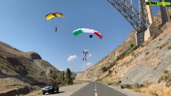 Arsha Aghdasi Instagram - God placed the best things in life on the other side of fear —— خداوند بهترین چیزها رو در زندگی بعد از ترس قرار داده —— Base jumper: @arshastunt —- #iranbasejump #tweener #gainer #arshaaghdasi #ارشااقدسی #بدلکار #چتربازی #بیسجامپینگ #persianstunt #iranianstunt #خوی #khoy #پل_قطور