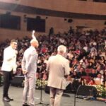 Arsha Aghdasi Instagram - سلام خیلی خوشحال و خوش شانسم که دیشب افتخار این رو داشتم تو یکی از معتبر ترین جشن های سینمایی ایران در حضور برخی از خوب ها و همکاران سینمایی و تلوزیونی ایران بودم. و خوشحالم از این که بالاخره تونستم در جایی که شایسته نام #پیمان_ابدی بود ازش یاد کنم. و خدا این فرصت رو داد که بگم جای بدلکار ها چقدر تو جشنواره و جشن های این چنینی خالیه. برای من دقت نگاه خیلی ها به واسطه آتیش کوچکی که رو سرم بوداونجا با ارزش ترین چیز بود شاید پیغام کوتاه من که سال ها برای رسوندش به گوش مسئولین و قلب مردم زحمت کشیدم ، با ارزش ترین نکته برای منه. ولی کسی از آتیش بزرگ درون من خبر نداره. شاید نگاه و توجه کوتاه #پیمان_معادی و #عادل_فردوسی_پور که هر دو سوخته کار خودشون هستند برام کافی بود. بقیه بزرگ ها که دیگه نور علی نور برای من. کاش ما رو اینقدر انکار نکنند. من هم چنان زور دارم و میجنگم برای قولی که به پیمان و به خودم دادم. هرچند برخی همکارا بی توجه، به این مهم که بدلکاران هم لایق دریافت جوایز سینمایی و تلوزیونی هستند، برخی رسانه ها هم چنان درگیر ازدواج های سلبریتی ها و برخی پیج های قوی سینمایی در گیر تیکه های زرد درون حرف هنرمندان . من شاید آروم آروم حرکت کنم ، ولی حرکت میکنم. #حمایت_از_بدلکاران #ارشااقدسی #ارشا_اقدسی #بدلکار #جشن_حافظ #standupforstunts