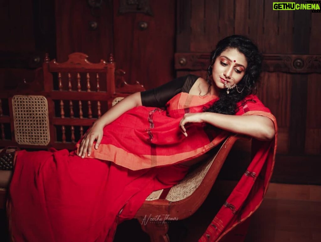 Arsha Baiju Instagram - 🪔🪔🪔 Photography and grading : @neethuthomasphotography ❤ Makeup and hair : @vibefamilysalon #diwali