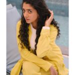 Arsha Baiju Instagram - 💛 @manoramaweekly 📸 @arun_payyadimeethal Styled by @mehaka_kalarikkal @styledby_mk_ Costume @ibr_women accessories @makeoveravenue MUA @zaarah_artistry Location @abad.hotels @abadturtlebeach @whytehouseholidays