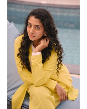 Arsha Baiju Instagram - 💛

@manoramaweekly 
📸 @arun_payyadimeethal 
Styled by @mehaka_kalarikkal @styledby_mk_ 
Costume @ibr_women accessories @makeoveravenue 
MUA @zaarah_artistry 
Location @abad.hotels @abadturtlebeach @whytehouseholidays
