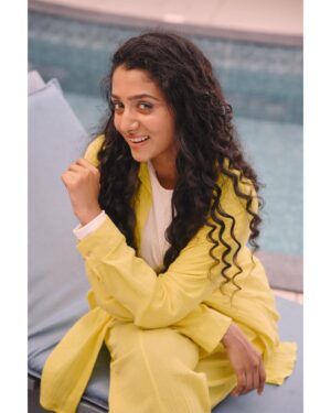 Arsha Baiju Instagram - 💛

@manoramaweekly 
📸 @arun_payyadimeethal 
Styled by @mehaka_kalarikkal @styledby_mk_ 
Costume @ibr_women accessories @makeoveravenue 
MUA @zaarah_artistry 
Location @abad.hotels @abadturtlebeach @whytehouseholidays
