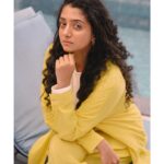 Arsha Baiju Instagram - 💛🤍🩵 For @manoramaweekly 📸 @arun_payyadimeethal Styled by @styledby_mk_ @mehaka_kalarikkal Costume @ibr_women accessories @makeoveravenue MUA @zaarah_artistry @ibr_women @makeoveravenue Location @abadturtlebeach Abad Turtle Beach Resort