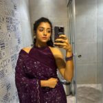Arsha Baiju Instagram - Okay…I hate mirror selfies🥲 @styledby_mk_ @zaarah_artistry @sequinz_attire @makeoveravenue