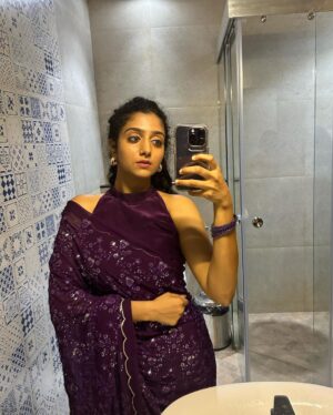 Arsha Baiju Instagram - Okay…I hate mirror selfies🥲

@styledby_mk_  @zaarah_artistry
@sequinz_attire  @makeoveravenue