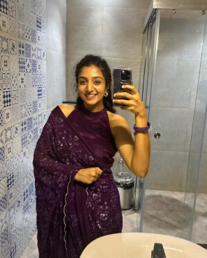 Arsha Baiju Instagram - Okay…I hate mirror selfies🥲

@styledby_mk_  @zaarah_artistry
@sequinz_attire  @makeoveravenue