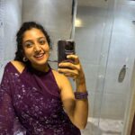 Arsha Baiju Instagram - Okay…I hate mirror selfies🥲 @styledby_mk_ @zaarah_artistry @sequinz_attire @makeoveravenue
