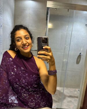 Arsha Baiju Instagram - Okay…I hate mirror selfies🥲

@styledby_mk_  @zaarah_artistry
@sequinz_attire  @makeoveravenue