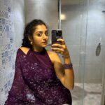 Arsha Baiju Instagram - Okay…I hate mirror selfies🥲 @styledby_mk_ @zaarah_artistry @sequinz_attire @makeoveravenue