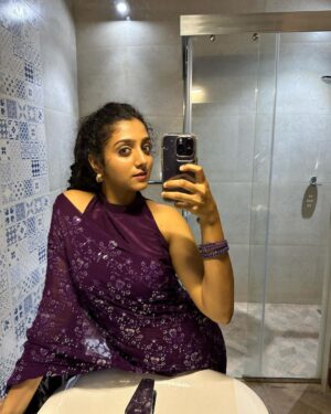 Arsha Baiju Instagram - Okay…I hate mirror selfies🥲

@styledby_mk_  @zaarah_artistry
@sequinz_attire  @makeoveravenue