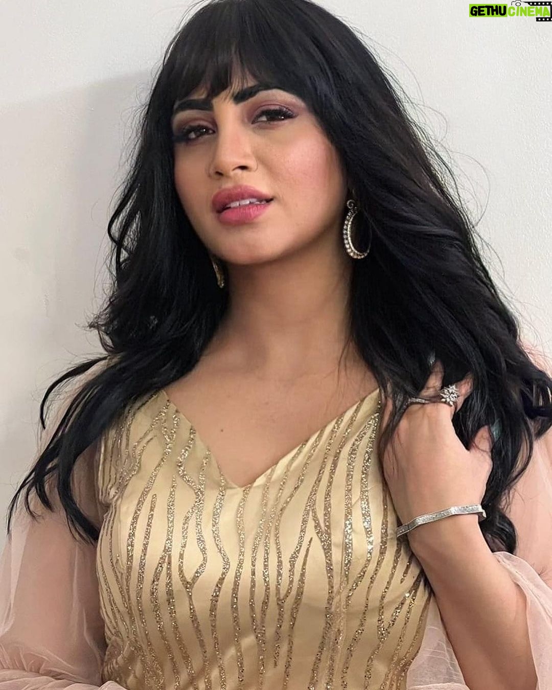 Arshi Khan Instagram - Saamne Tum ho Aur waqt thehar jaaye #Arshi #arshikhan #waqt