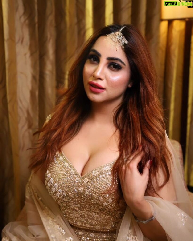 Arshi Khan Instagram - Life is brighter when you focus on the good ♥️♥️ . . #Arshikhan #Arshi #instagood #instapost