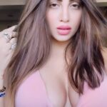 Arshi Khan Instagram - Waiting #arshi #arshikhan #reelsinstagram #reelitfeelit #reelsindia #reelkarofeelkaro