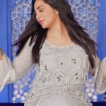 Arshi Khan Instagram – IDHAR AAO 🤣 #arshi #arshikhanofficial #arshikhan #reelsvideo #reelitfeelit #reelsindia