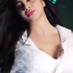 Arshi Khan Instagram - Speak to me ❤️❤️❤️ #arshi #arshikhan #reelsvideo #reelsvideo #reelitfeelit #reelkarofeelkaro #reelsviral