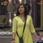 Arshi Khan Instagram – #BlastFromThePast 

Sirf dil aur dum nahi, dimaag ka bhi karna hoga istemaal to make this khel mazedaar. 😎👁️

Dekhiye #BiggBoss17, 2 din baad 15th Oct se Mon-Fri 10PM & Sat-Sun 9PM sirf #Colors aur @officialjiocinema par. 

#BB17 #BiggBoss
@Beingsalmankhan

@rubinadilaik @arshikofficial