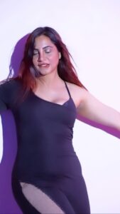 Arshi Khan Instagram - Ek baari ❤️❤️❤️ #arshi #arshikhan #reelsvideo #reelsinstagram #reelsvideo #reelitfeelit #reelsindia