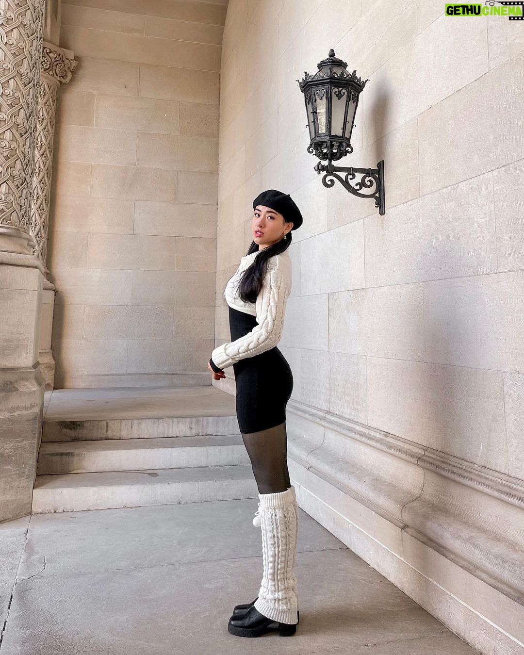 Artemis Instagram - Cozy in the Castle 🍂🕯️🧸 Biltmore Estate
