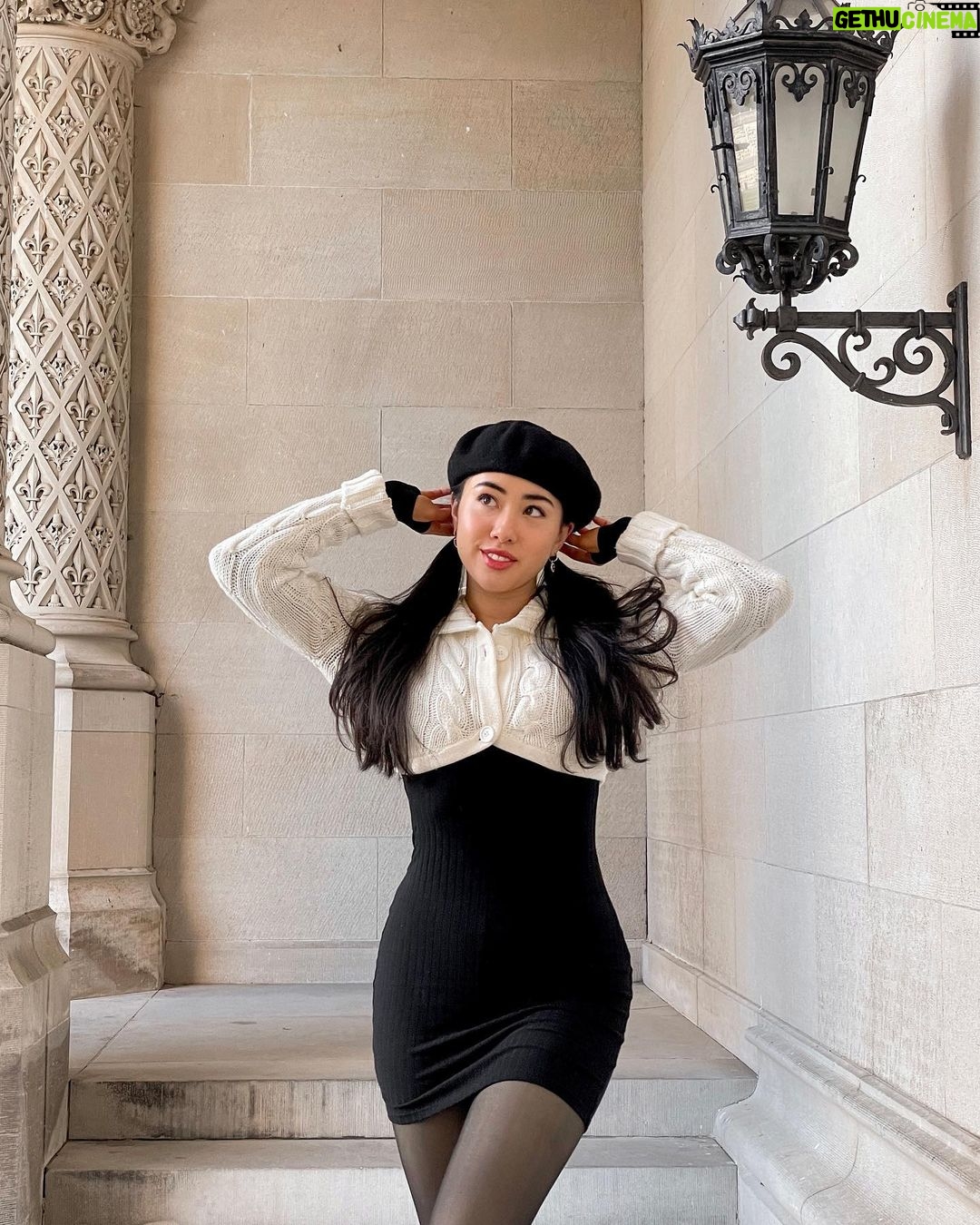 Artemis Instagram - Cozy in the Castle 🍂🕯️🧸 Biltmore Estate