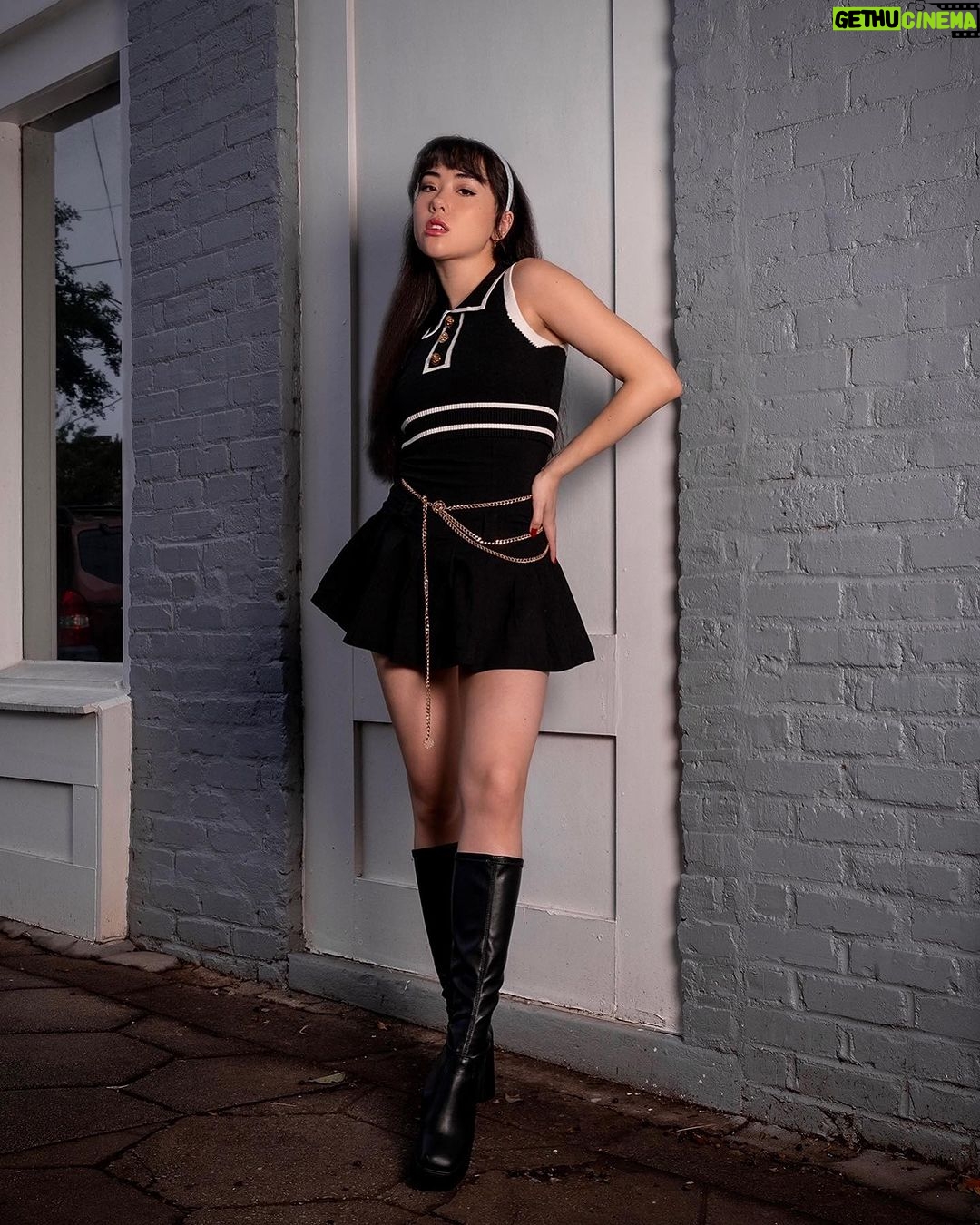 Artemis Instagram - Pose, pose, pose 📸 Photographer: @rgaphotoexpe