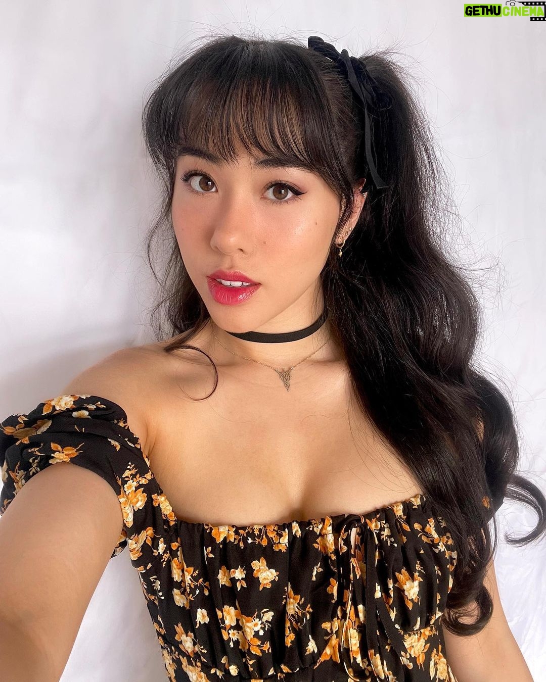 Artemis Instagram - new pfp! 🖤 I was so torn about whether to choose the first pic or the last one but I went with the first 😅