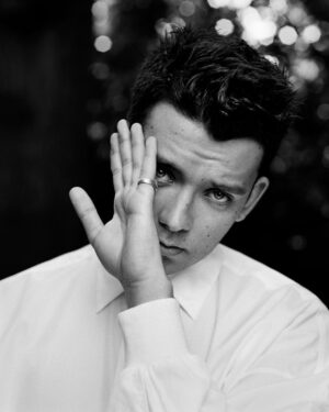 Asa Butterfield Instagram - Shooting for @thehommeplusmag back when it was warm and we didn’t need trousers on. 

@alasdairmclellan
@ck.lau
@shonju
@annesophiecosta
@ragidholakiaproductions
