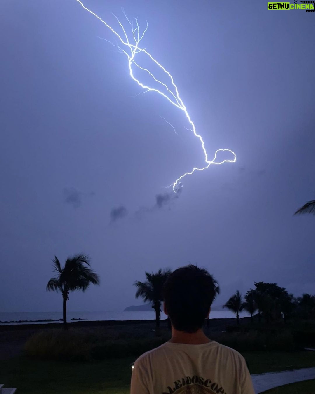 Asa Butterfield Instagram - Shortest week of my life. @fsnevis #FSnevis Four Seasons Resort Nevis, West Indies