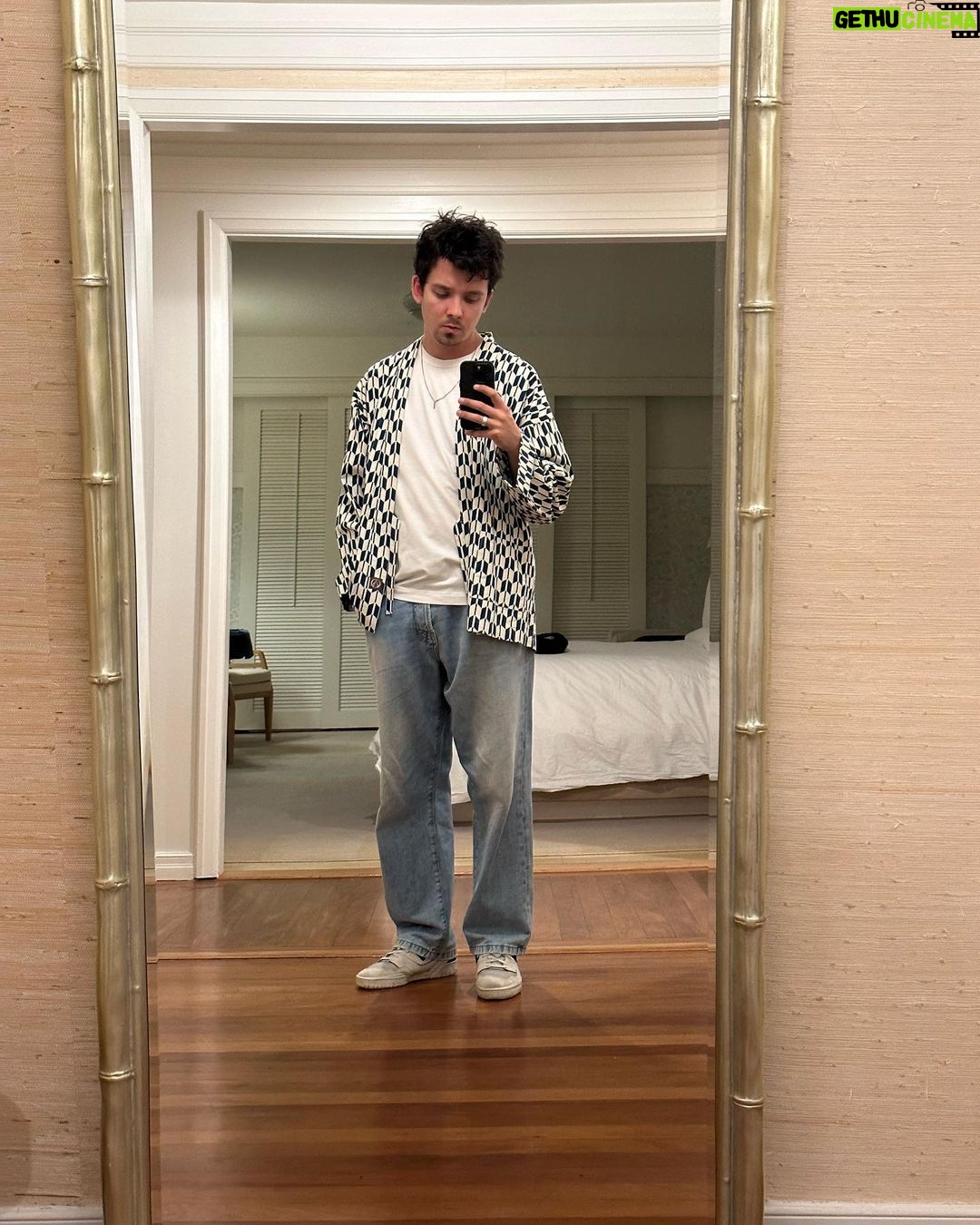 Asa Butterfield Instagram - Shortest week of my life. @fsnevis #FSnevis Four Seasons Resort Nevis, West Indies