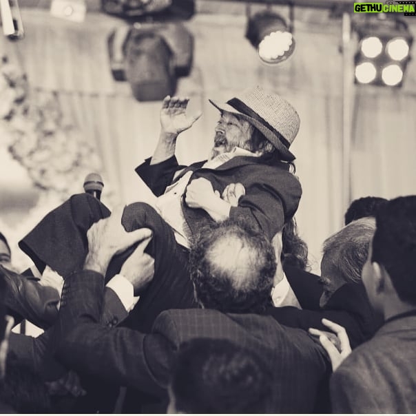 Asadollah Yekta Instagram - #اسدالله_یکتا آخرین روز فیلم برداری چند میگیری گریه کنی دو... انشالله تونسته باشم سربلندتون کنم ❤ دوست دارتون اسدالله یکتا
