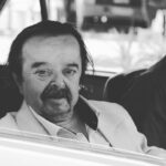 Asadollah Yekta Instagram - #اسدالله_یکتا طهرون شده پر از پدر مادر ها و خانواده هایی که میترسن زنگ بزنن صاحب خونه هاشون بگن امسال چقدر هست کرایه؟! اگر تویی که داری اینو میخونی صاحب خونه ای ازت خواهش میکنم... یه ذره به هم نوع خودت رحم کن🙌 ببخشید که فقط میبینم و کاری ز دستم بر نمیاید مخلص اسدالله یکتا