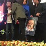 Asadollah Yekta Instagram - #اسدالله_یکتا من در فیلم سامورایی در برلین بازی دارم اما در هیچ کدوم از تصاویر یا اخبار ها اسمم رو ندیدم ... خواستم خودم بهتون خبرشو بدم! من واقعا دلیلشو نمیدونم اما امیدوارم فیلم و ببینید و لذت ببرید به آقای نادری عزیز هم خسته نباشید میگم امیدوارم این فیلم بهترین ها برایش اتفاق بیافتد... پای نوشت : یادی از فیلم چهار راه استانبل و احترام ویژه شان خواستم زنده کنم و بگم ممنون از همه عزیزانی که انقدر ما رو قابل میدونن و دعوتمون میکنن...