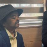 Asadollah Yekta Instagram – امروز روز تولد هفتاد و پنج سالگی من هست…
قرار بر این بود که کوچه ای در شهر به نام من گردد با احترام به تمام عزیزانی که میخواستند این کار انجام شود با توجه به داغ دار بودن عزیزان مان خواهشمندم انجام این کار متوقف گردد نام این کوچه را به نام هر یک از این جوون های دست گلی که از کنار ما رفتن بزارید لایق تر از نام من است جای نام من در همان ذهن و قلب مردم بماند برایم از هر کوی و برزنی شیرین تر است…
با تشکر بیست و سوم آذر ماه هزار و چهار صد و یک تولد اینجانب اسدالله یکتا بازیگر و خدمتگزار مردم