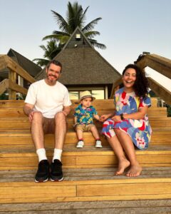 Ash London Instagram - Luckiest mama! Luckiest wife! 🌴 🌴 🇫🇯 This photo only took 40000000000 attempts