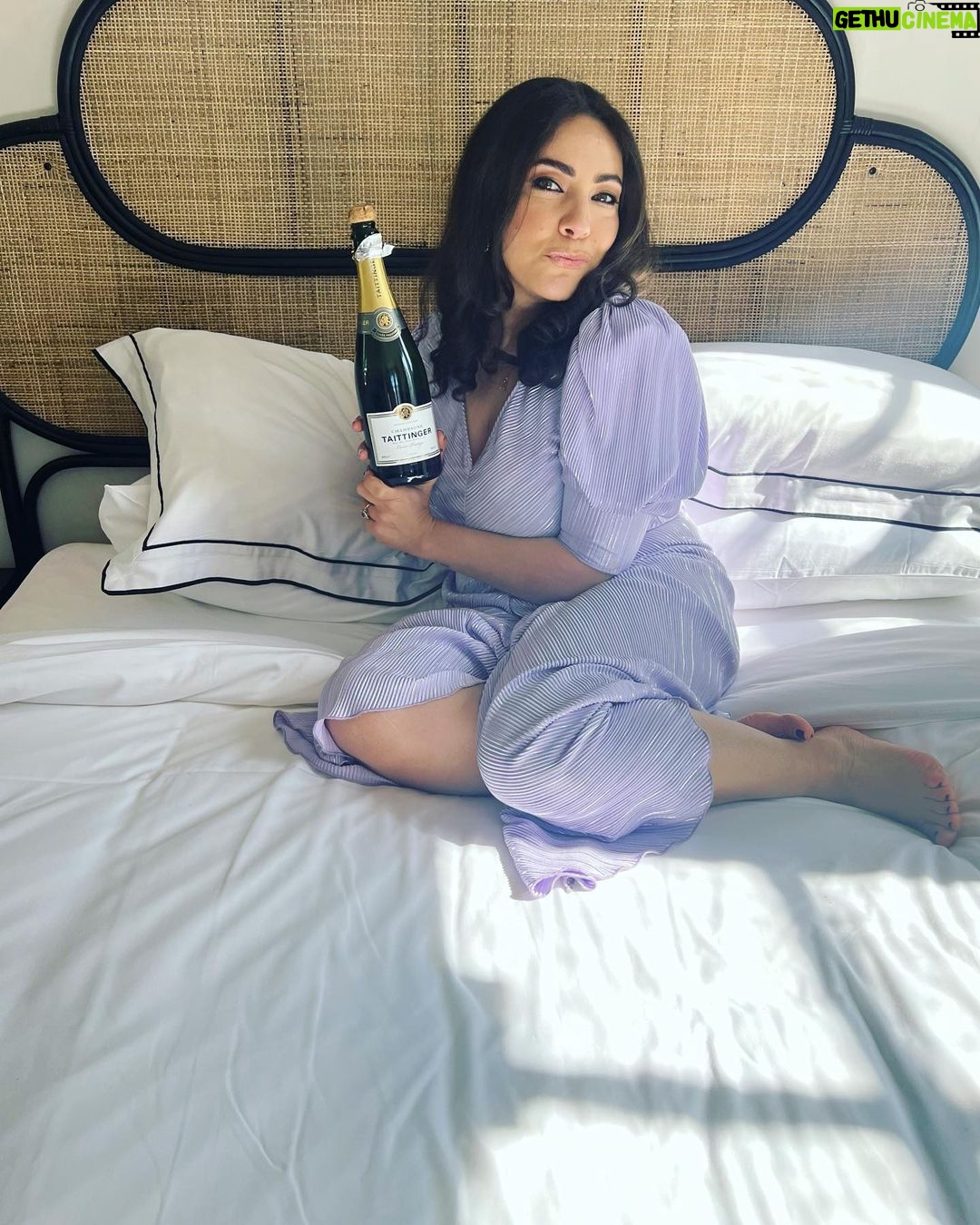 Ash London Instagram - What do you do when youβre in a super cute hotel room ( @thestrand_hotel ) enjoying a bottle of French bubbles with @hey_itsv? Photo shoot, bien sur!!! π ππ»ββοΈ @paulinedemirjian The Strand Hotel