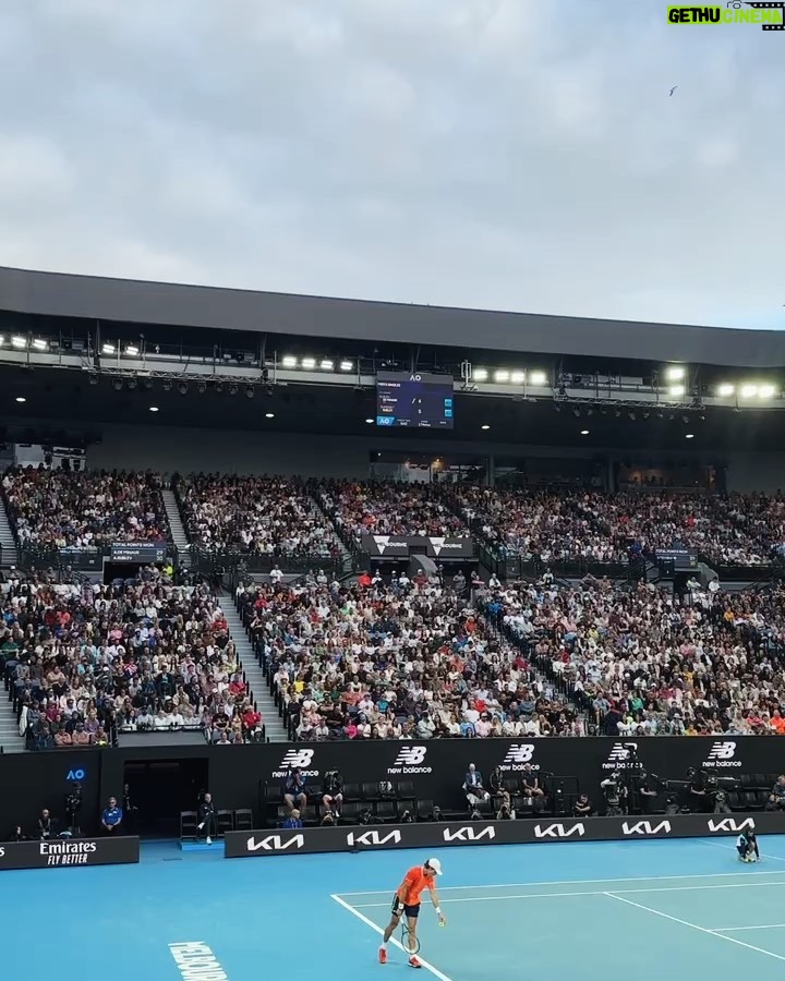 Ash London Instagram - What a freaking vibe. I’ve had the most amazing week at the Aus Open ❤️❤️❤️ thanks @canadianclubaus for the insane hospitality and thanks Melbourne for being the best city in the world x #CanadianClub #CCRaquetClub #CCSummer #18+ #DrinkResponsibly #Ad