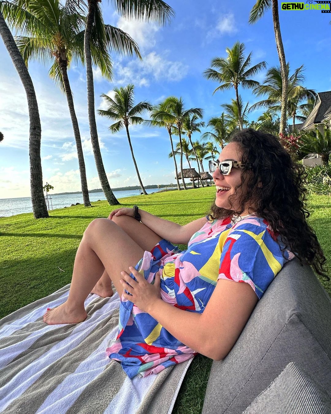 Ash London Instagram - Living our best Fiji life ❤️🌴☀️ 🌸 🇫🇯