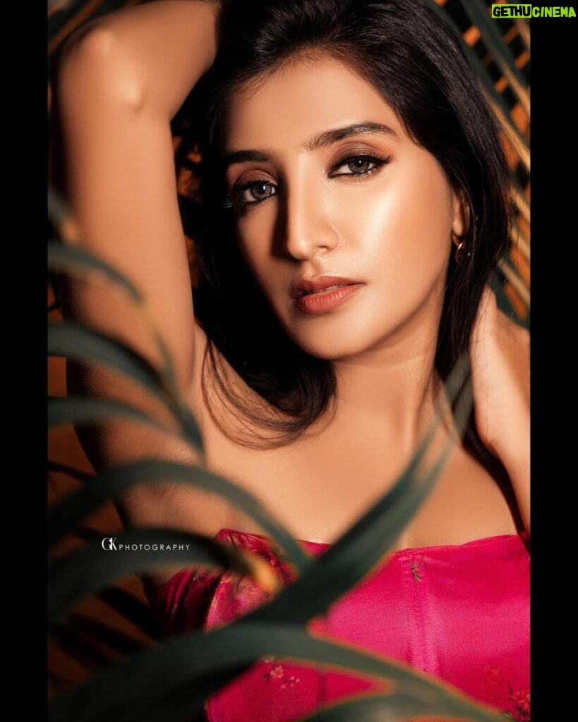 Ashika Yash Instagram - 🦩DO.. everything possible to try to stay positive. show gratitude, show compassion. Be gentle with yourself. Remind to yourself that you are needed here. DON'T... Compare yourself to others, not on instagram, not on TikTok, not in the magazines or movies, not in real life. Trust me, we all go through dark days. We all feel this way, you are not alone. You are not falling behind. . . . Captured by : @gk_.photography._ MUA: @artistrybylavanya Hair stylist : @krishna_priya_mua Costume: @gianna_couture #Instagram #instagood #instadaily #instablogger #instaviral #chennaiagainstcaa #lifestyle #trending #love #model #chennaimodels #buddingartist #hariteck #ashikayash