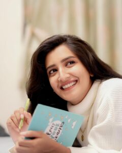 Ashika Yash Instagram - 🦢When nothing is certain, anything is possible. They say not all who wander are lost..maybe she's just collecting moments, memories, & becoming more in tune with pieces of herself in this human goddess experience.🕊️ She's on that thin line that sits between fear and courage that is asking the delicate balance of the doubts of the unknown & the threads of curiosity in a pull to discovery. & in that she's learning, maybe life is a paradoxical juggle between knowing and not knowing yet leaping the best you can anways.🕊️ Will you embrace uncertainty with a wild curiosity? 🦢 . . . 📸: @shutterx__ . . . #photoshoot #modeling #fun #throwback #attention #shoot #love #hariteck #ashikayash Somewhere Under the Same Sky