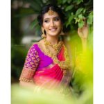 Ashika Yash Instagram - தென்றலைப் போல நடப்பவள் என்னைத் தழுவ காத்து கிடப்பவள் செந்தமிழ் நாட்டு திருமகள் எந்தன் தாய்க்கு வாய்த்த மருமகள் சிந்தையில் தாவும் பூங்கிளி அவள் சொல்லிடும் வார்த்தை தேன்துளி அஞ்சுகம் போல இருப்பவள் கொட்டும் அருவி போல சிரிப்பவள் மெல்லிய தாமரை காலெடுத்து நடையை பழகும் பூந்தேரு மெட்டியை காலில் நான் மாட்ட மயங்கும் பூங்கொடி 🌸 . . . Shot by @sarancapture ✨ . . . #Instagram #instagood #instadaily #instablog #instablogger #instaviral #instavlog #instavlogger #tollywood #kollywood #kollywoodcinema #kollywoodactress #tollywoodactress #tamilactress #tamilheroine #teluguheroine #teluguactress #chennaiagainstcaa #reelsindia #lifestyle #hope #viral #trending #blackdress #love #model #chennaimodels #buddingartist #hariteck #ashikayash AVM Gardens