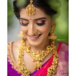 Ashika Yash Instagram - சிறு கைவளை கொஞ்சிடும் கொய்யாப்பூ அவள் கைவிரல் ஒவ்வொன்றும் பன்னீர்ப்பூ மை விழி ஜாடைகள் முல்லைப்பூ மணக்கும் சந்தனப்பூ 🌸 . . . Shot by @sarancapture ✨ . . . #Instagram #instagood #instadaily #instablog #instablogger #instaviral #instavlog #instavlogger #tollywood #kollywood #kollywoodcinema #kollywoodactress #tollywoodactress #tamilactress #tamilheroine #teluguheroine #teluguactress #chennaiagainstcaa #reelsindia #lifestyle #hope #viral #trending #blackdress #love #model #chennaimodels #buddingartist #hariteck #ashikayash AVM Gardens