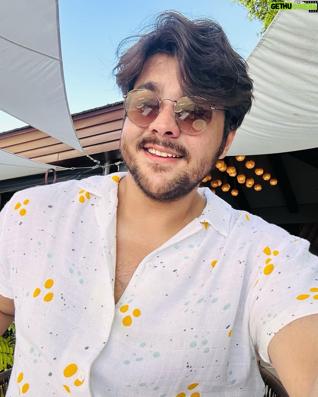 Ashish Chanchlani Instagram - Tum hi do yaar caption aaj nai likha jaa raha Anjuna Beach, Goa