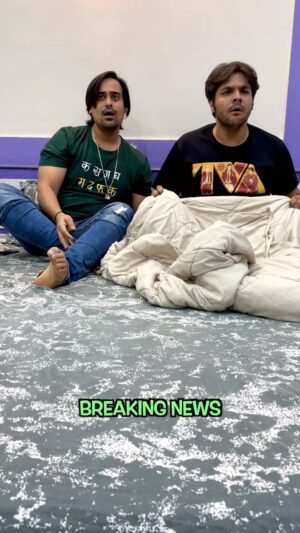 Ashish Chanchlani Instagram - Ye toh sabke saath hua hai😂😂😂
Presenting to you the magic blanket