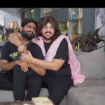 Ashish Chanchlani Instagram – Ek aisa couple toh bigg boss ke ghar ke bahar bhi hota hai
Watch full video on our youtube channel
Link in bio☺️