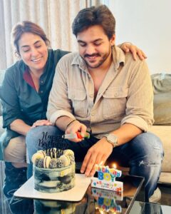 Ashish Chanchlani Instagram - Thank you soo much everyone for your amazing birthday wishes. I had the best birthday of my life thanks to these beautiful people in my life I am thankful to have people like you who keep showering me with so much love and happiness Thanks for all your blessings❤️